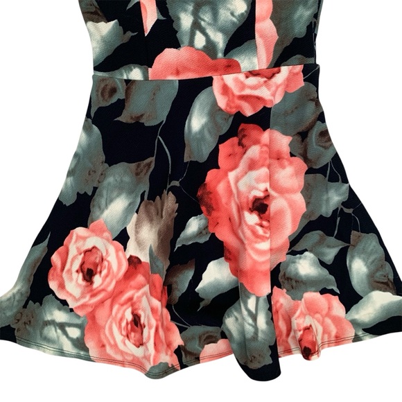 NWOT Floral Sweetheart Neckline Mini Dress - Picture 9 of 10